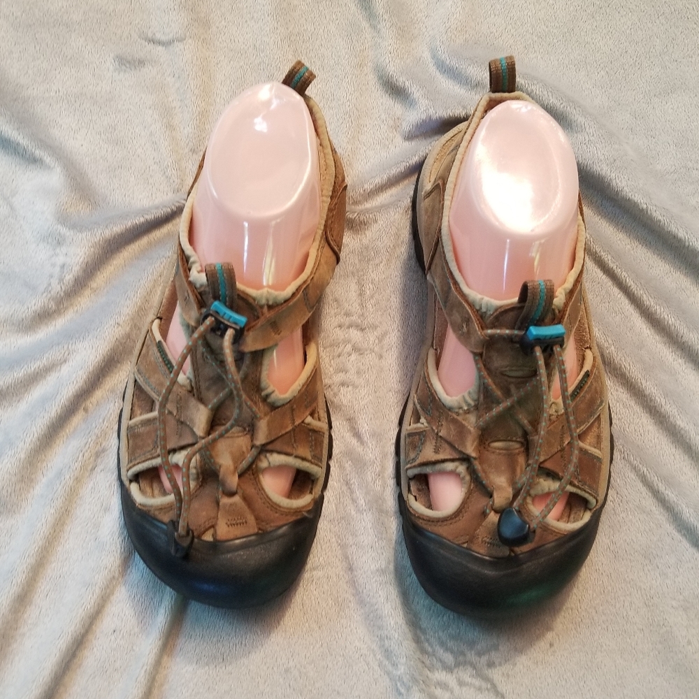 Keen brown/black leather hiking style shoe Sz8.5